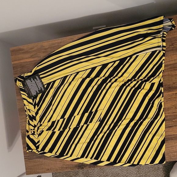 Diane Gilman Dresses & Skirts - Iman global chic skirt. Size M